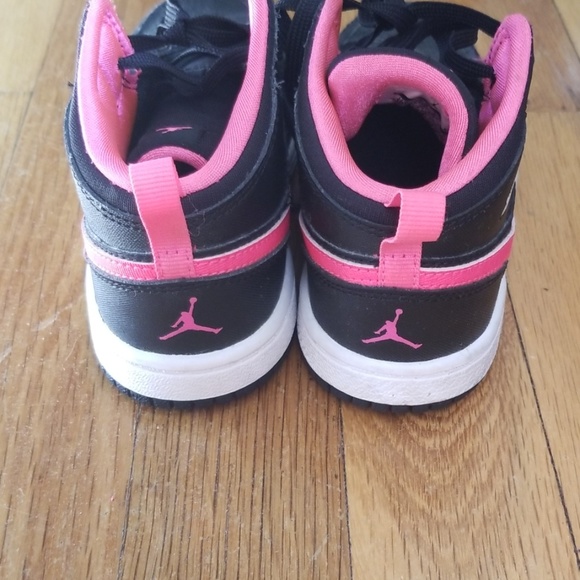 Brand new jordans - Picture 3 of 4